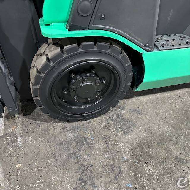 2020 Mitsubishi FGC15N