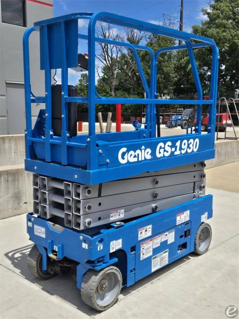 2017 Genie GS1930 Electric Scissor Lift - 123Forklift