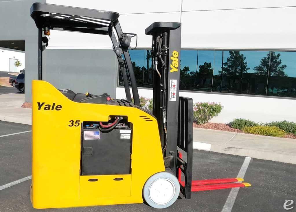 2017 Yale ESC030AD Electric Forklif...
