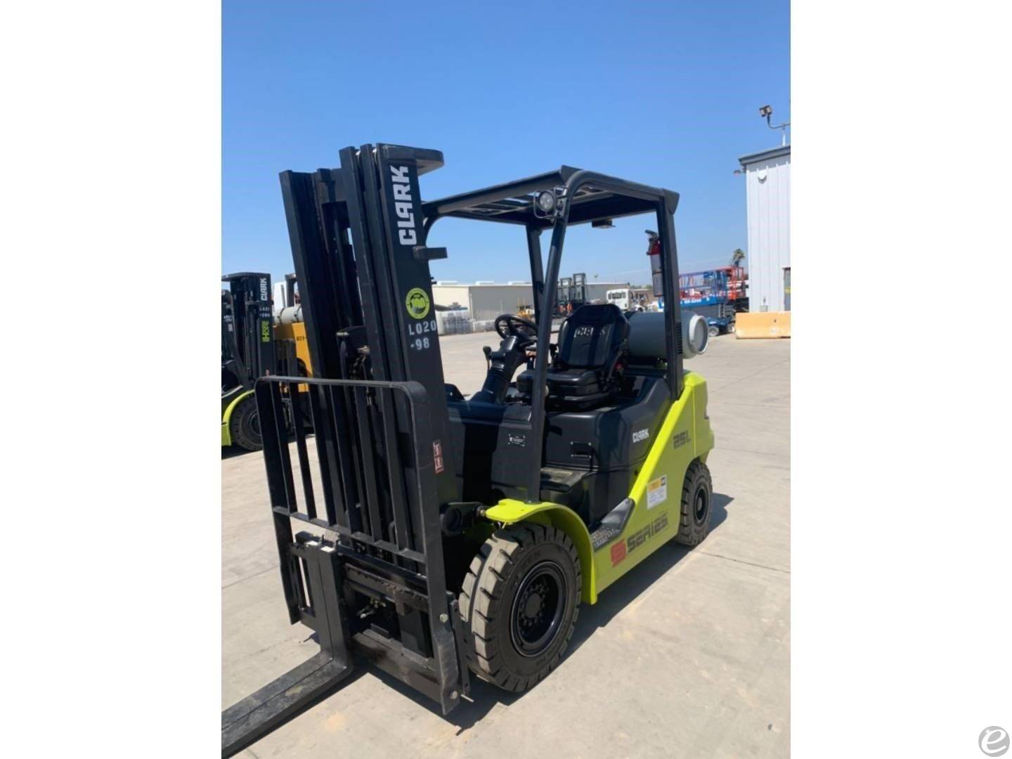 2020 Clark S25L Pneumatic Tire 4 Wheel Sit Down