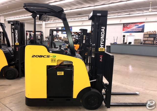 2017 Hyundai 20BCS-9