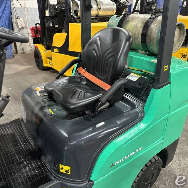 2021 Mitsubishi FGC33N
