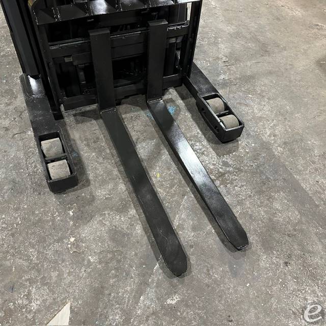 2022 Yale NR045EC