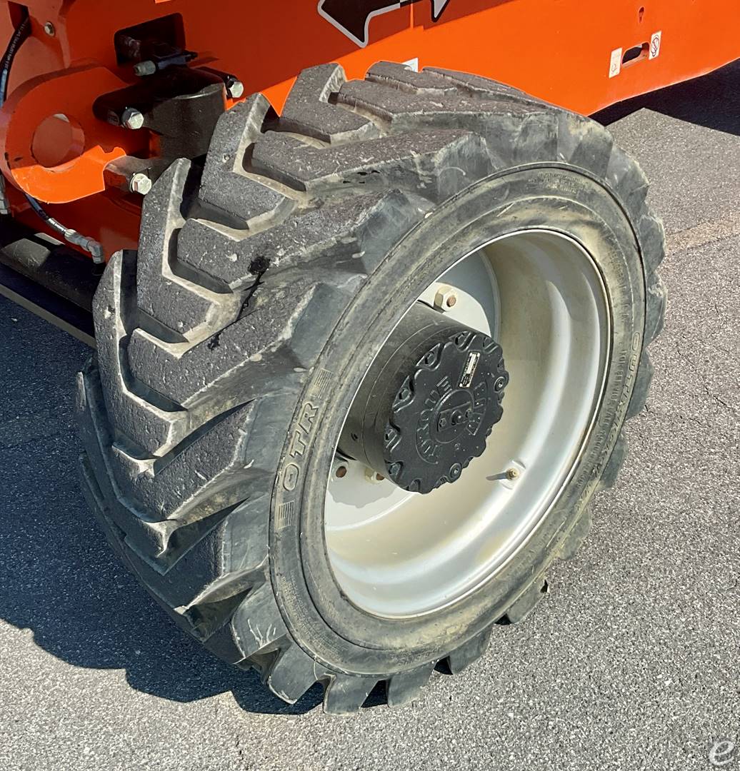 2019 JLG 860SJ
