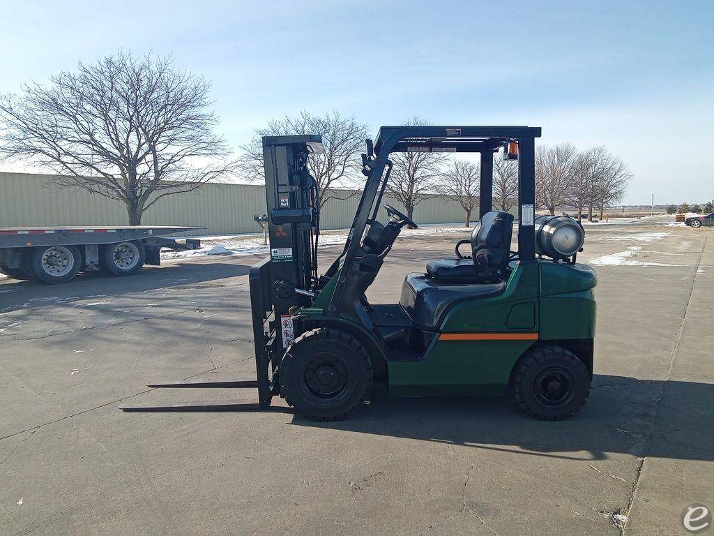 2013 Mitsubishi FG25N