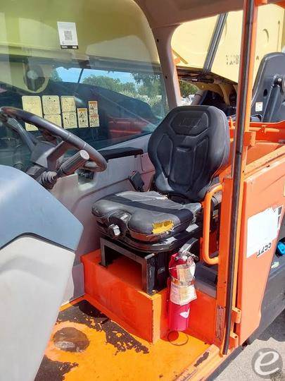 2017 JLG 1255