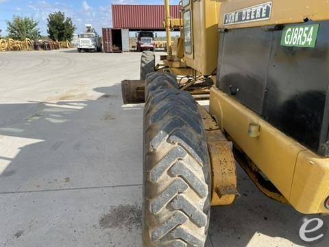 John Deere 570A