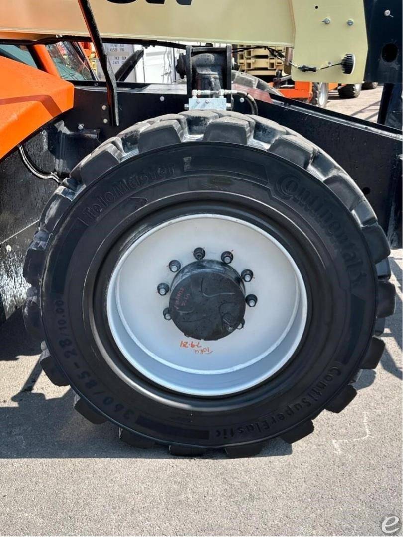 2022 JLG 1255