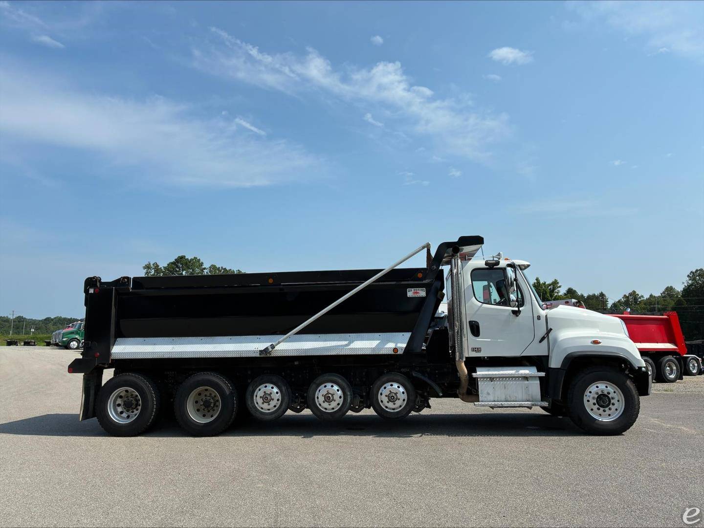 2024 Freightliner 114SD PLUS