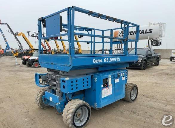 2013 Genie GS-2669 RT