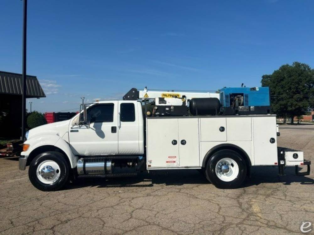2015 Ford F750 XLT SD