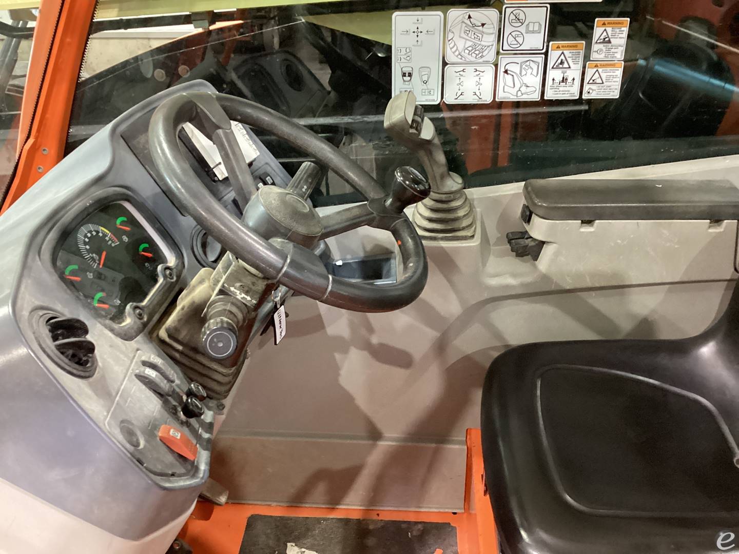 2018 JLG 1255