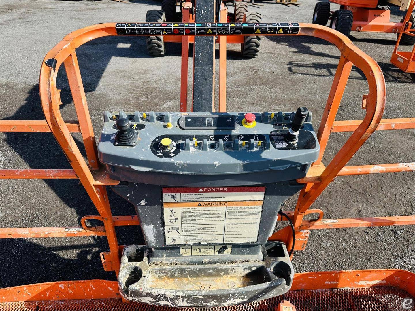 2016 JLG 660SJ