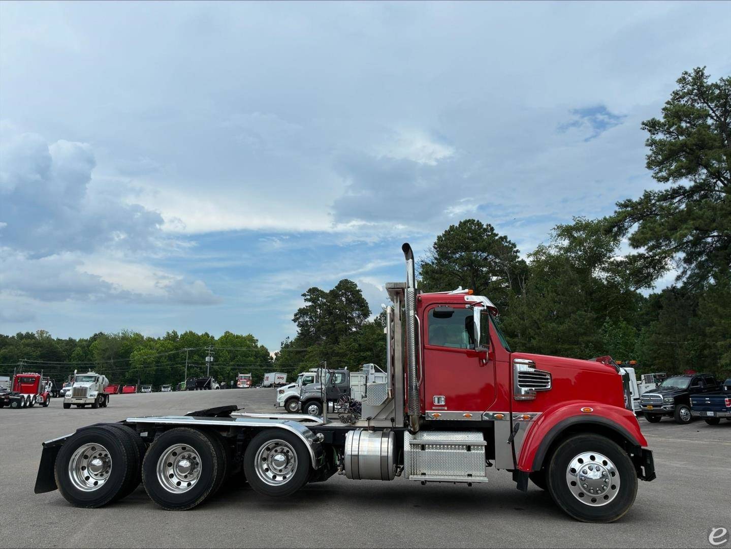 2014 Freightliner CORONADO 122 SD