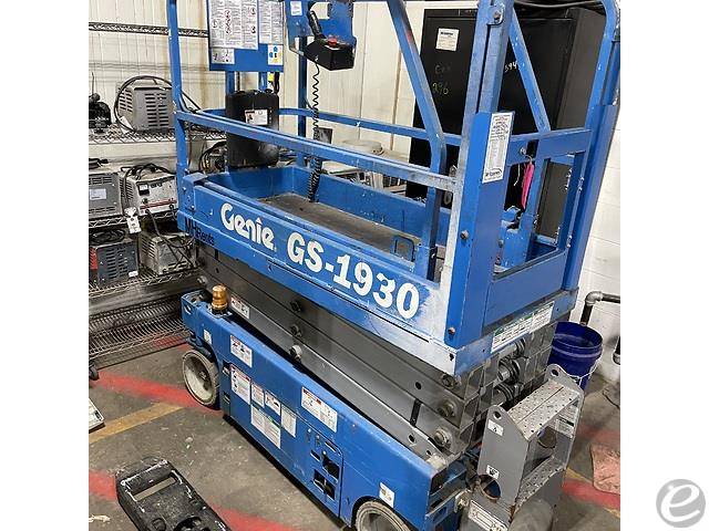 2012 Genie GS-1930 Electric Scissor...