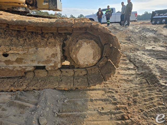 2021 Cat 330