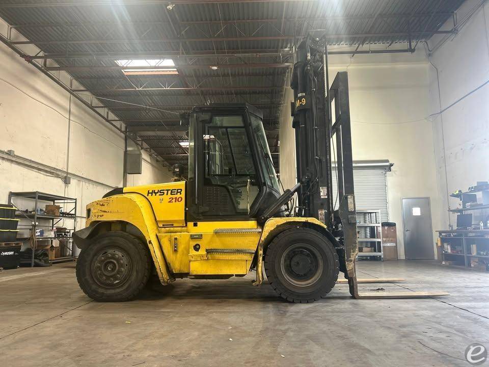 2022 Hyster H210XD