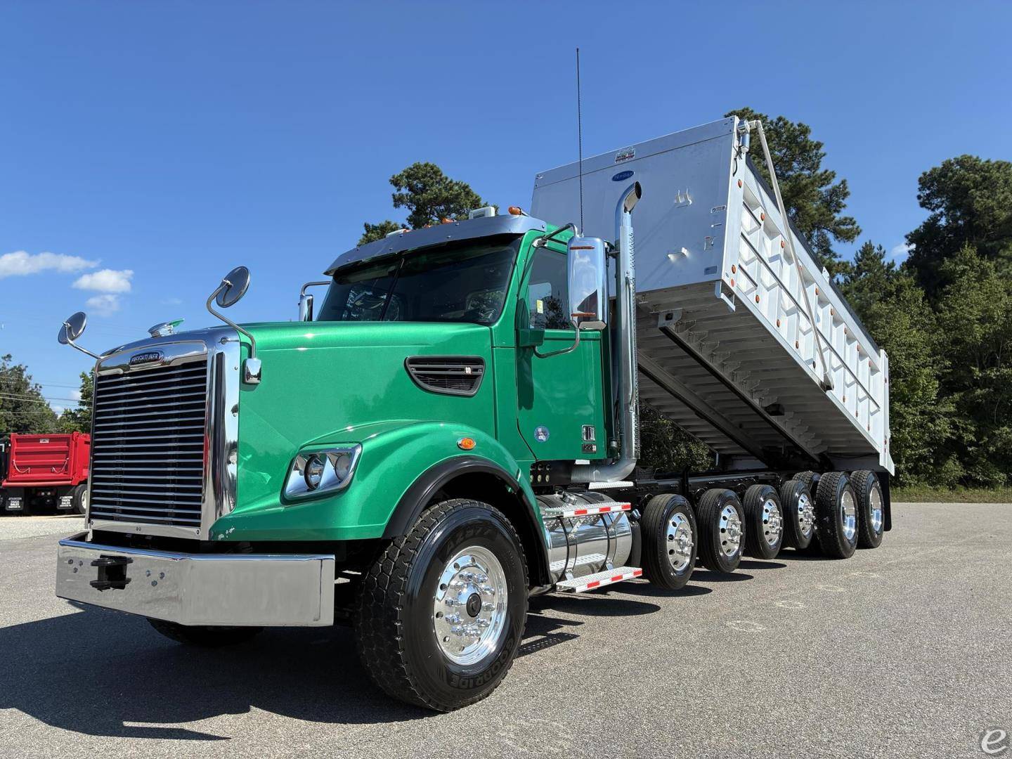 2023 Freightliner 122SD