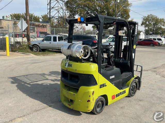 2021 Clark S25CL