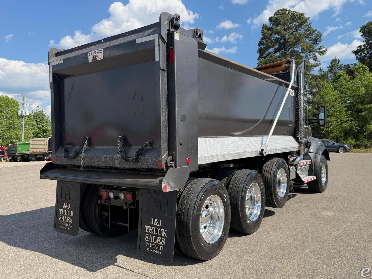 2025 Kenworth T880