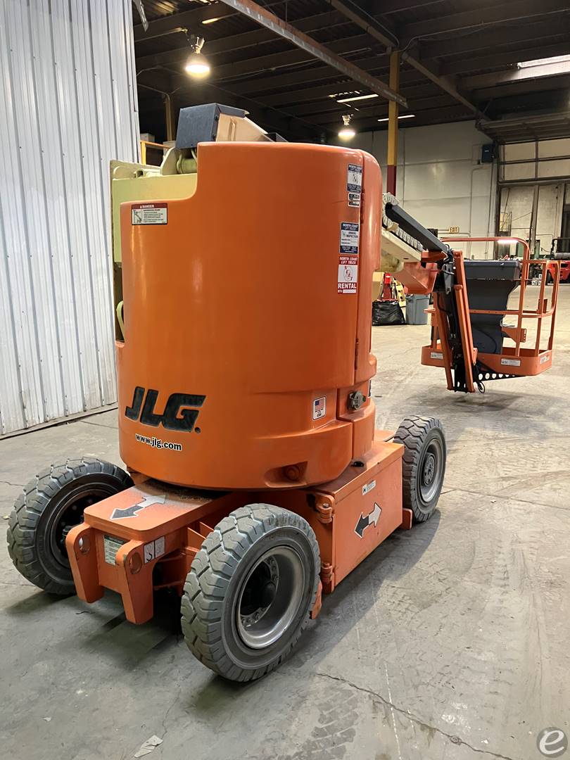 2012 JLG E300AJP