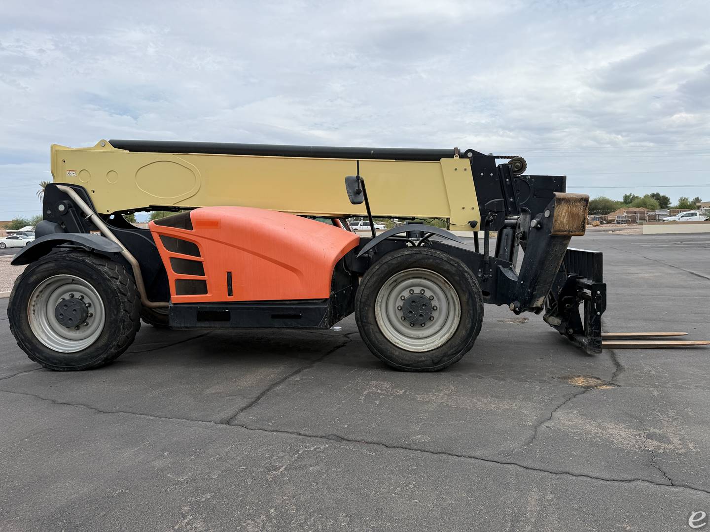 2017 JLG 1255