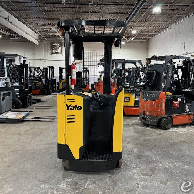 2018 Yale NR045EB