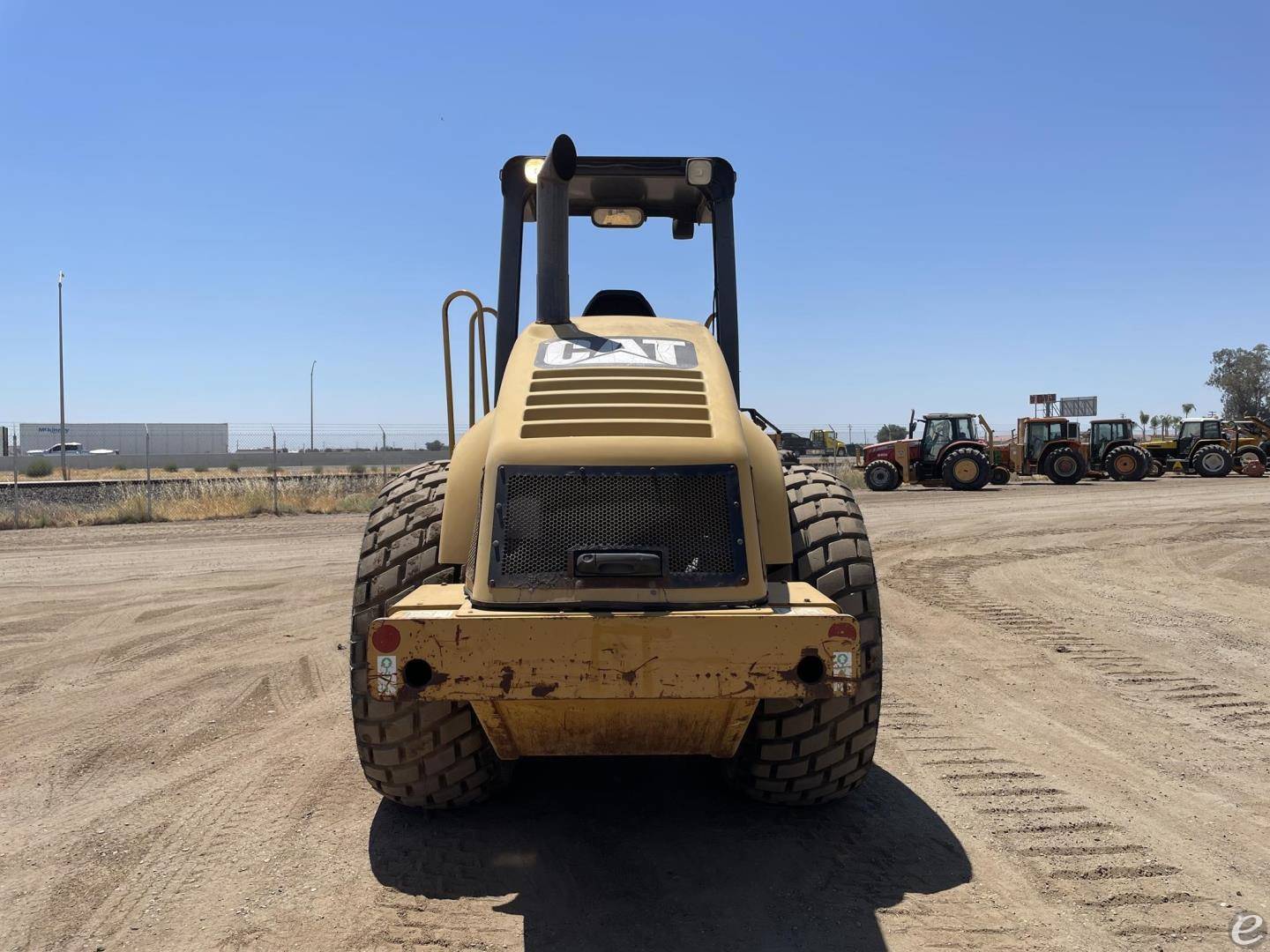 2003 Cat CS-563E