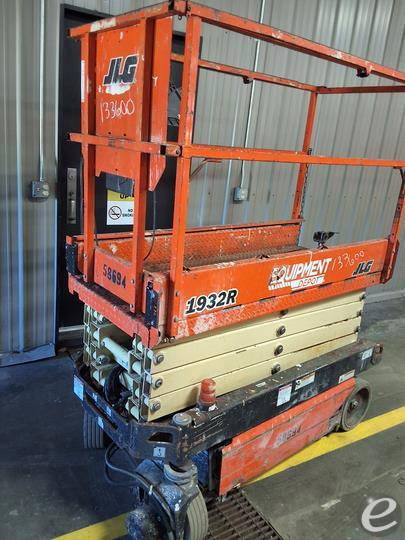 2017 JLG 1932R