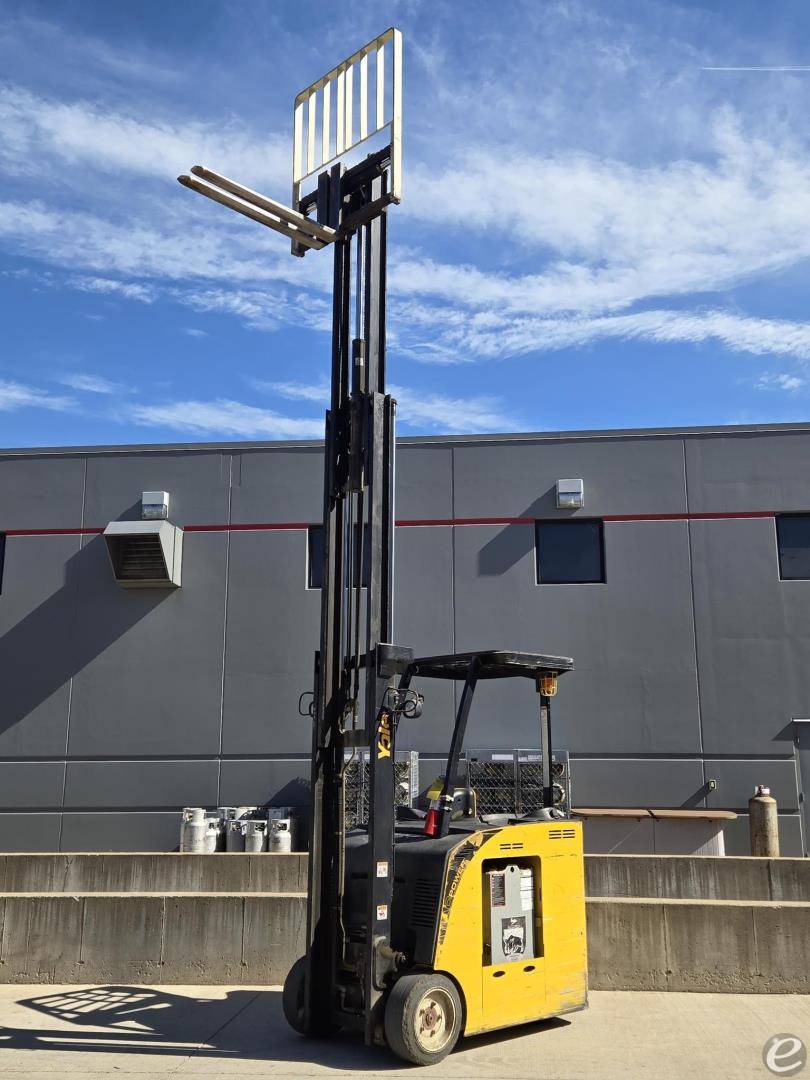 2019 Yale ESC040AD