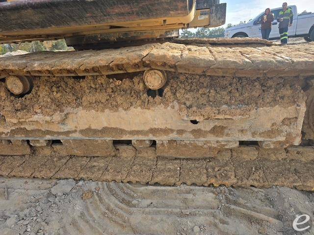 2021 Cat 330