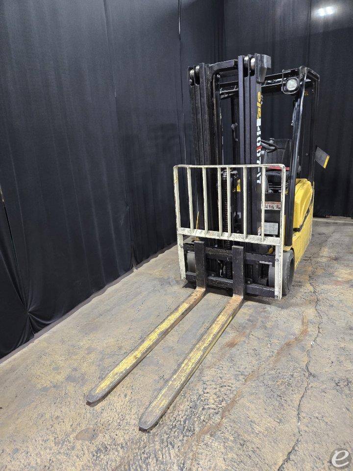 2017 Yale ERP040VT