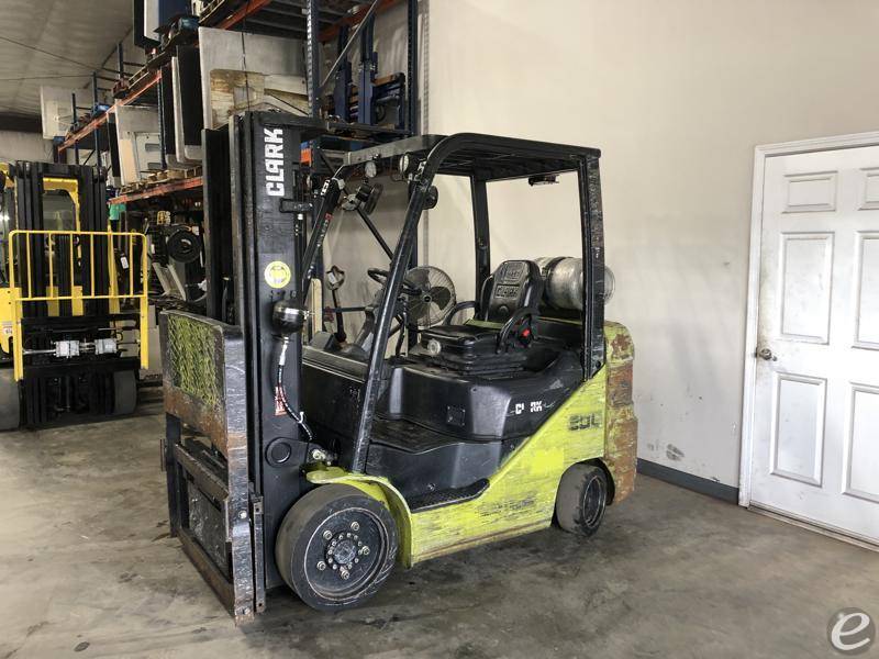2018 Clark S30CL