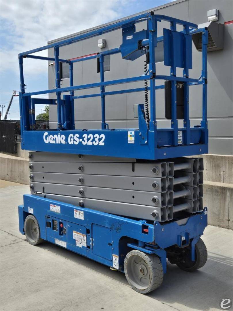 2016 Genie GS3232 Electric Scissor Lift - 123Forklift