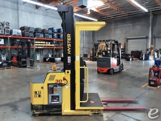 2017 Hyster R30XMS3 Electric Order Picker - 123Forklift