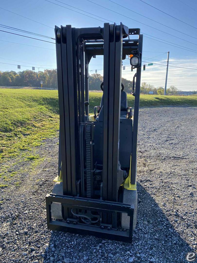 2017 Yale ERC-040VAN