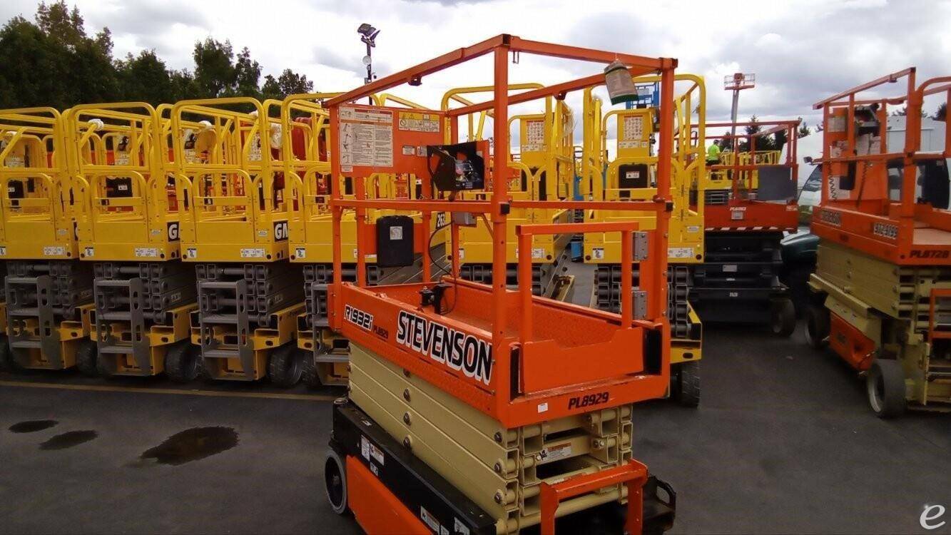 2021 JLG R1932i