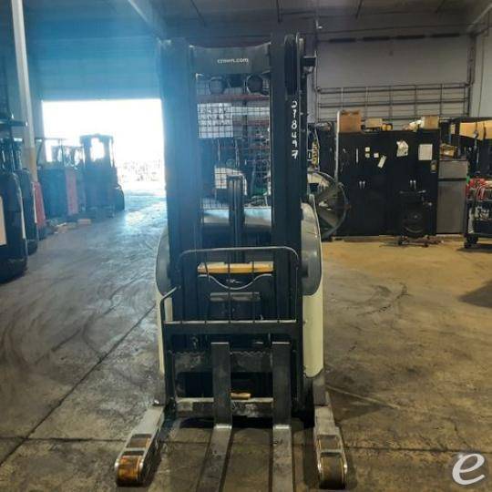 2019 Crown RR5725-45