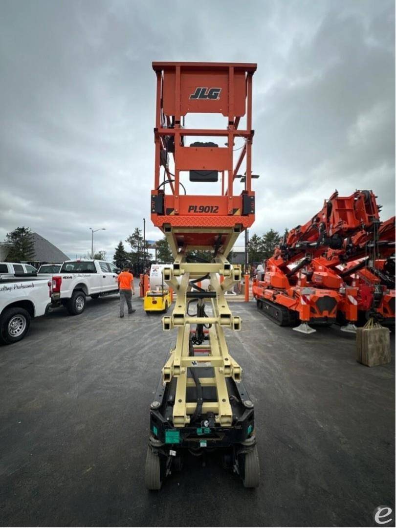 2021 JLG R1932i