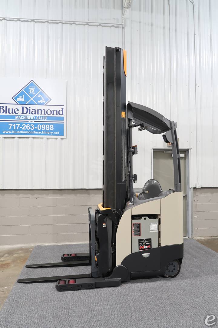 2015 Crown RM6025-45 Electric Reach...