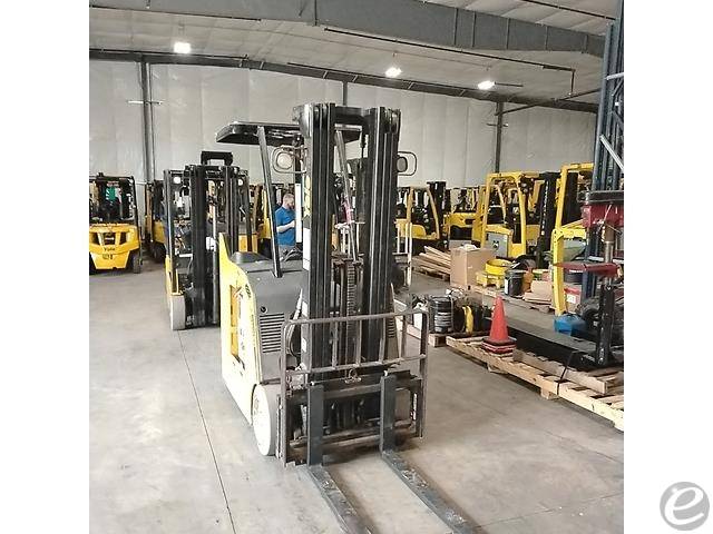 2019 Yale ESC040AD