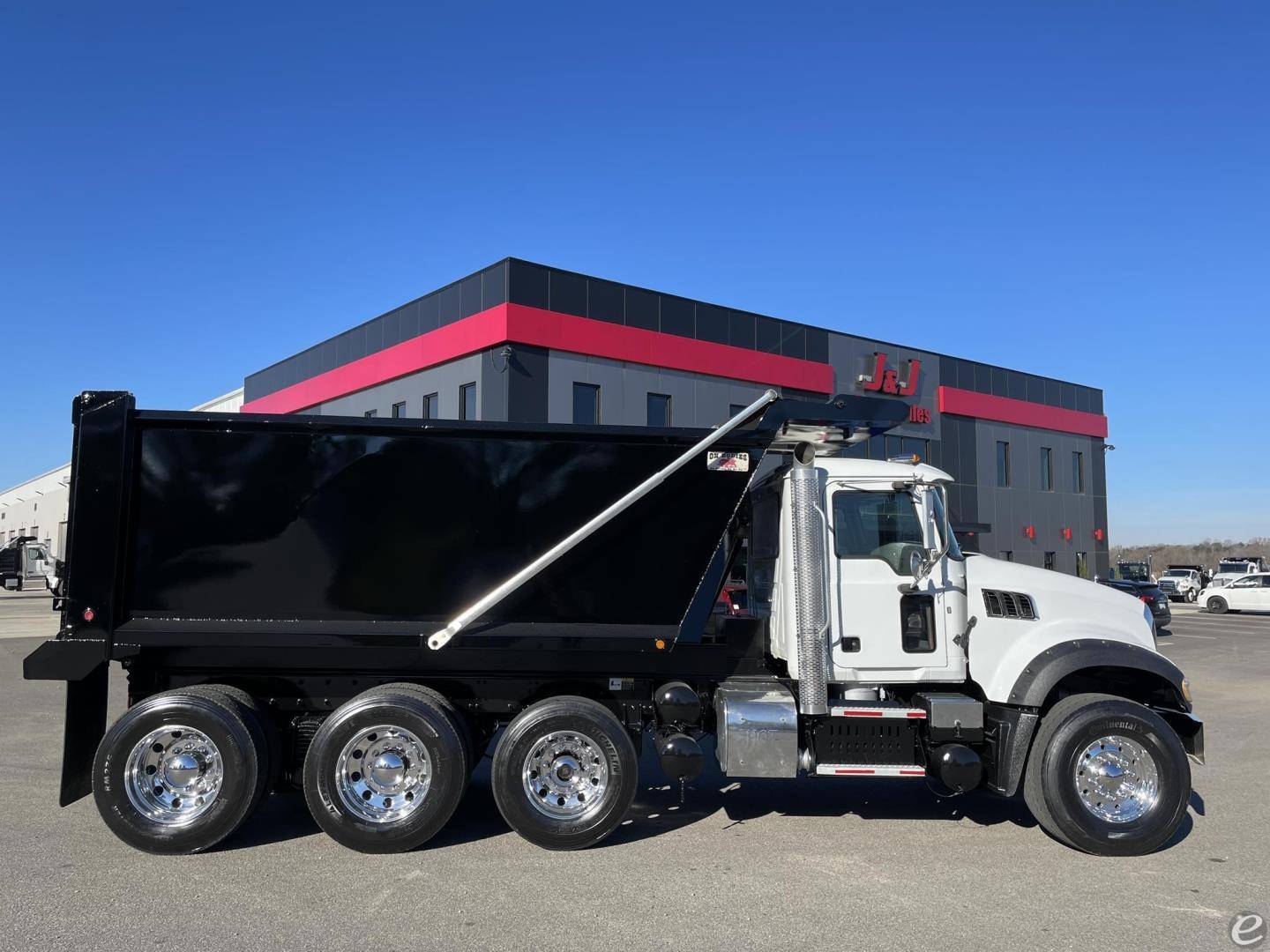 2017 Mack GRANITE GU713