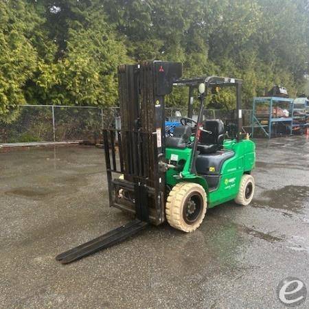 2014 Mitsubishi FG30N