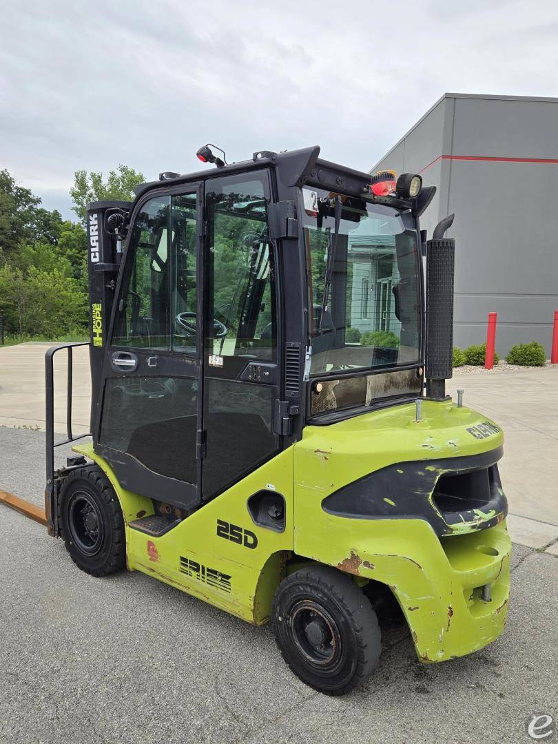 2022 Clark S25D