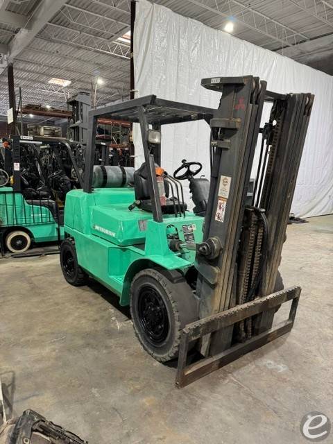 2005 Mitsubishi FG40N