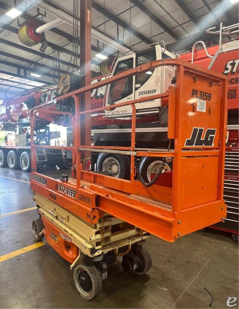 2017 JLG 1930ES