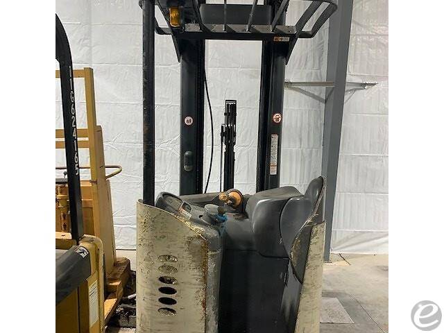  Crown RD5225-30 Electric Reach Truck - 123Forklift
