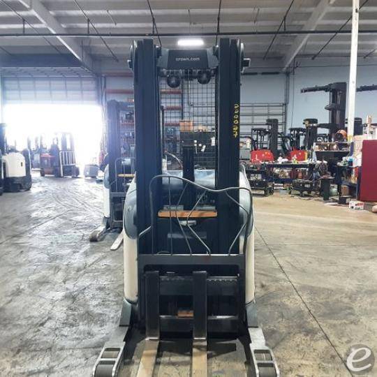 2018 Crown RR5725-45