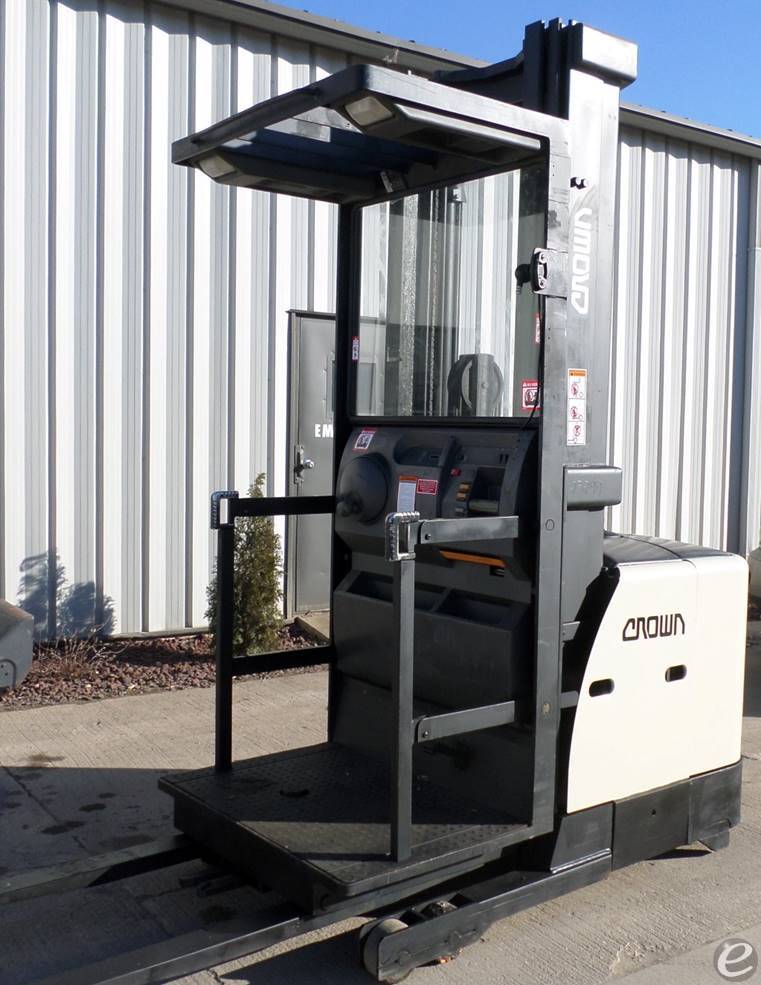 2014 Crown SP3520-30 Electric Order Picker - 123Forklift