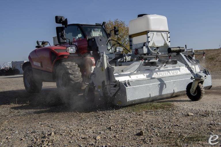 2025 Manitou 2 IN 1 SWEEPER